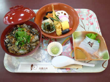 うずめ飯 （沙羅の木）